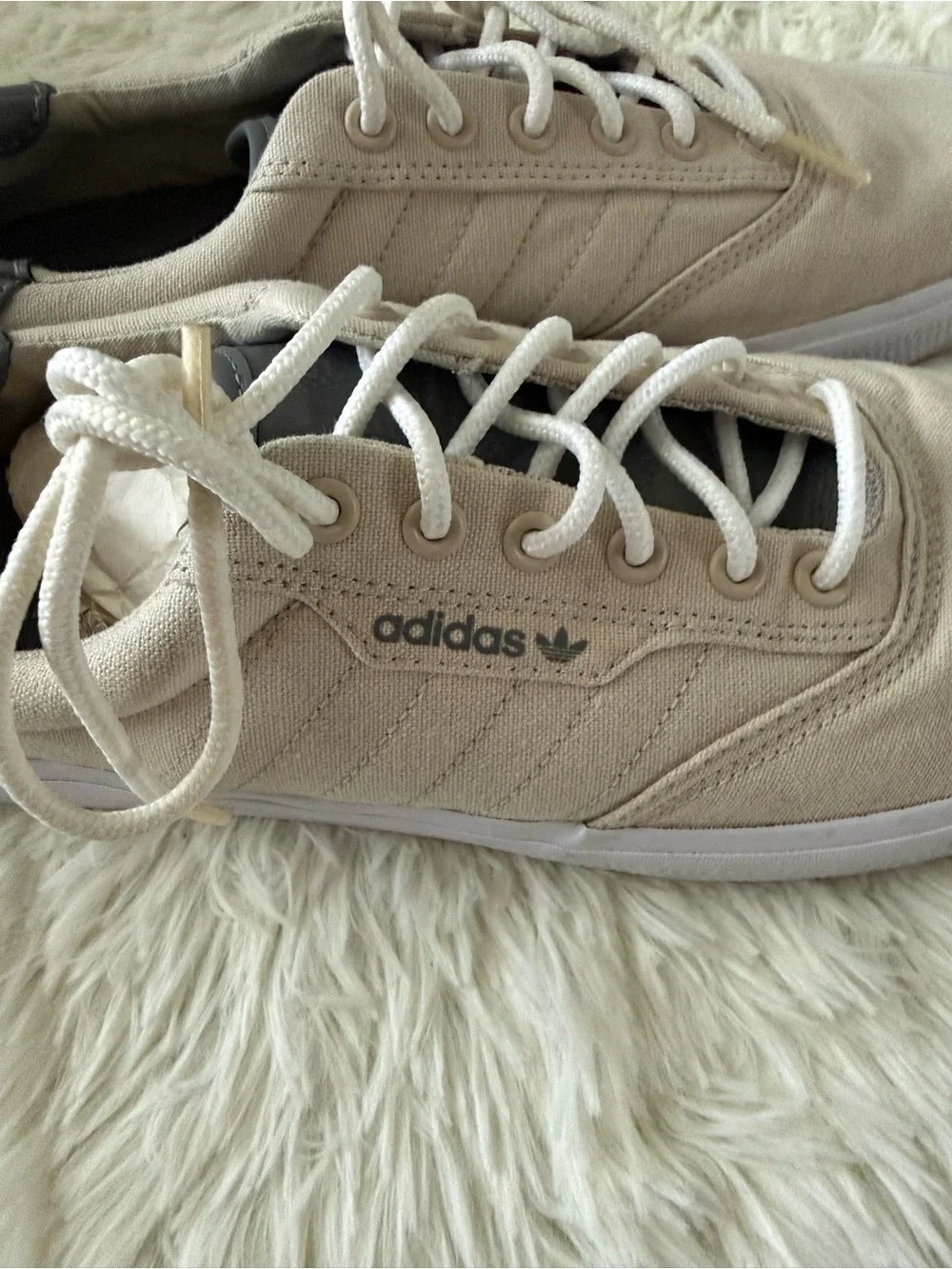 adidas Cream Canvas Sneakers Casual Lace Up Shoes Men’s 12.5 Neutral Streetwear - Picture 3 of 6